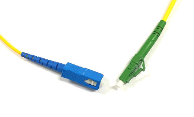 สายแพทช์ไฟเบอร์โหมดเดี่ยว 1310nm 1550nm LC / APC - SC / APC สายแพทช์ไฟเบอร์ออปติก