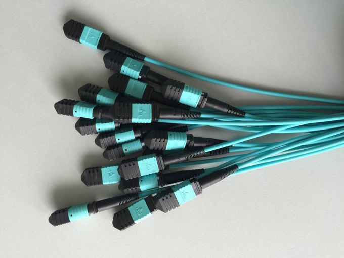 FC ถึง MPO Patch Cord Single Mode Splitter การสูญเสียการแทรกต่ำสีฟ้า