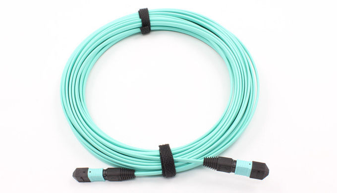 FC ถึง MPO Patch Cord Single Mode Splitter การสูญเสียการแทรกต่ำสีฟ้า
