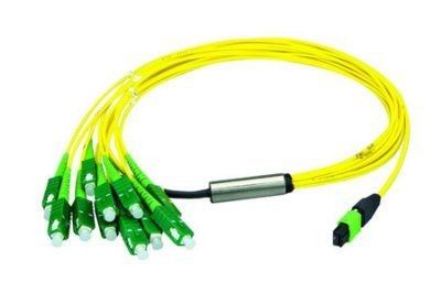 SC / APC 12 Fibers MPO สายเคเบิลฝ่าวงล้อมสีเหลืองสำหรับเครือข่ายพื้นที่จัดเก็บ