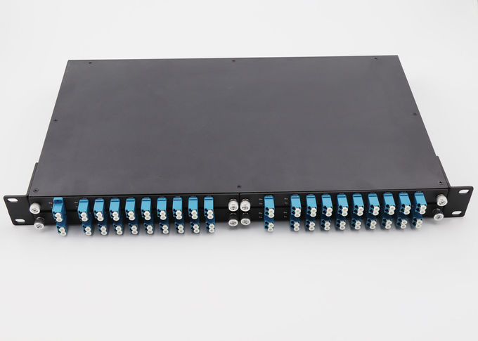 1470 ~ 1610nm CWDM Multiplexer Rack Mount สี่ในหนึ่งประเภทพร้อมพอร์ต UPG
