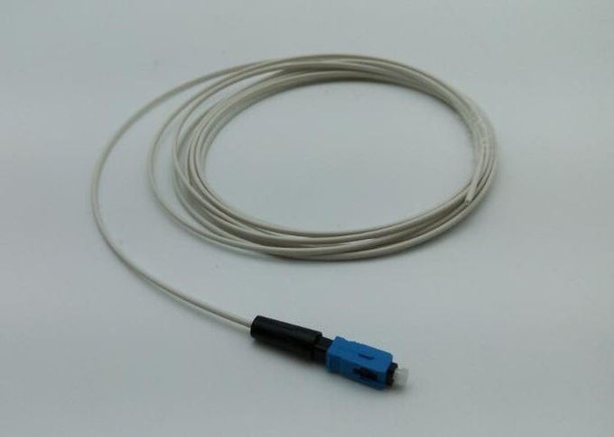 FTTH Drop Cable สายไฟเบอร์ออปติกคอนเนคเตอร์ 50 มม. แบบก่อนทำเงาบนไซต์