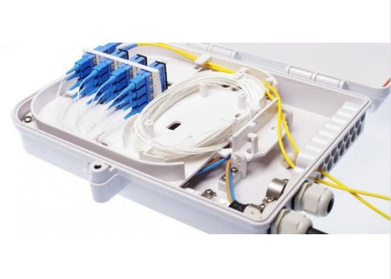 ประเทศจีน กล่องต่อสายไฟเบอร์ออปติก ABS แบบกันน้ำ 16 พอร์ตสำหรับอาคารเครือข่าย FTTX ผู้ผลิต