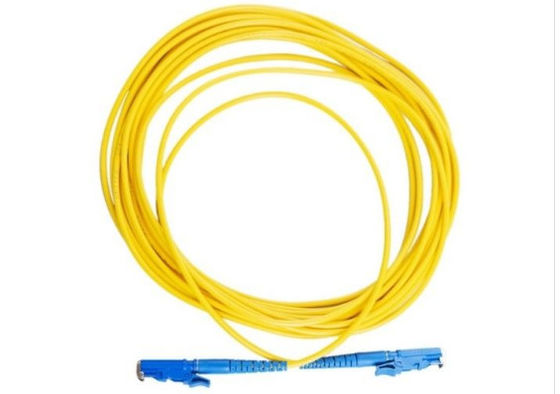 สายแพทช์ไฟเบอร์ออปติก EPC U2000 สีเหลืองออกแบบเองสำหรับเครือข่าย FTTX ผู้ผลิต